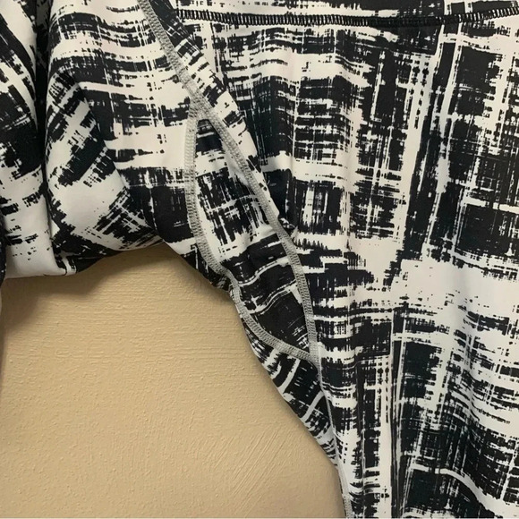 Buffbunny Rebel Leggings in Triggered Black and White Pattern Size XS - Picture 10 of 11